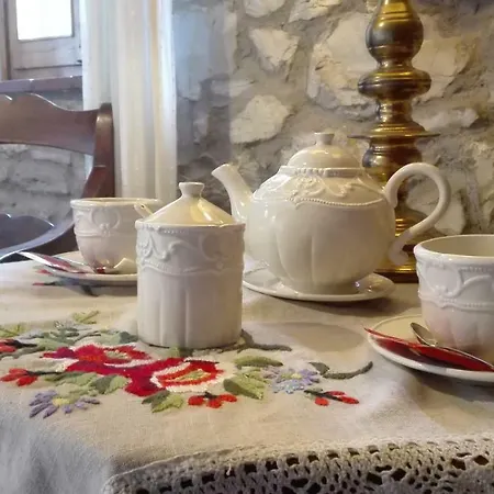 Colle Petroso Guest house *