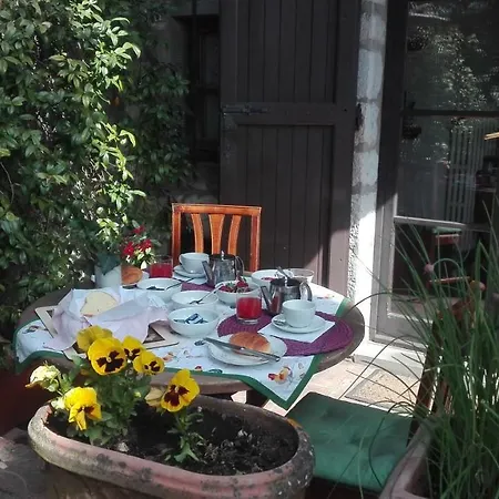 Colle Petroso Guest house *